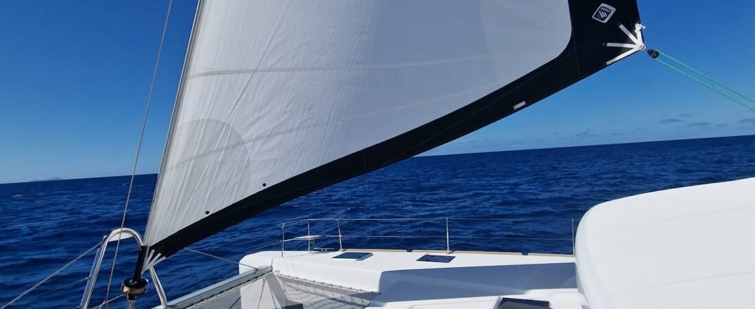 Les équipements qui comptent sur un catamaran de croisière en Corse