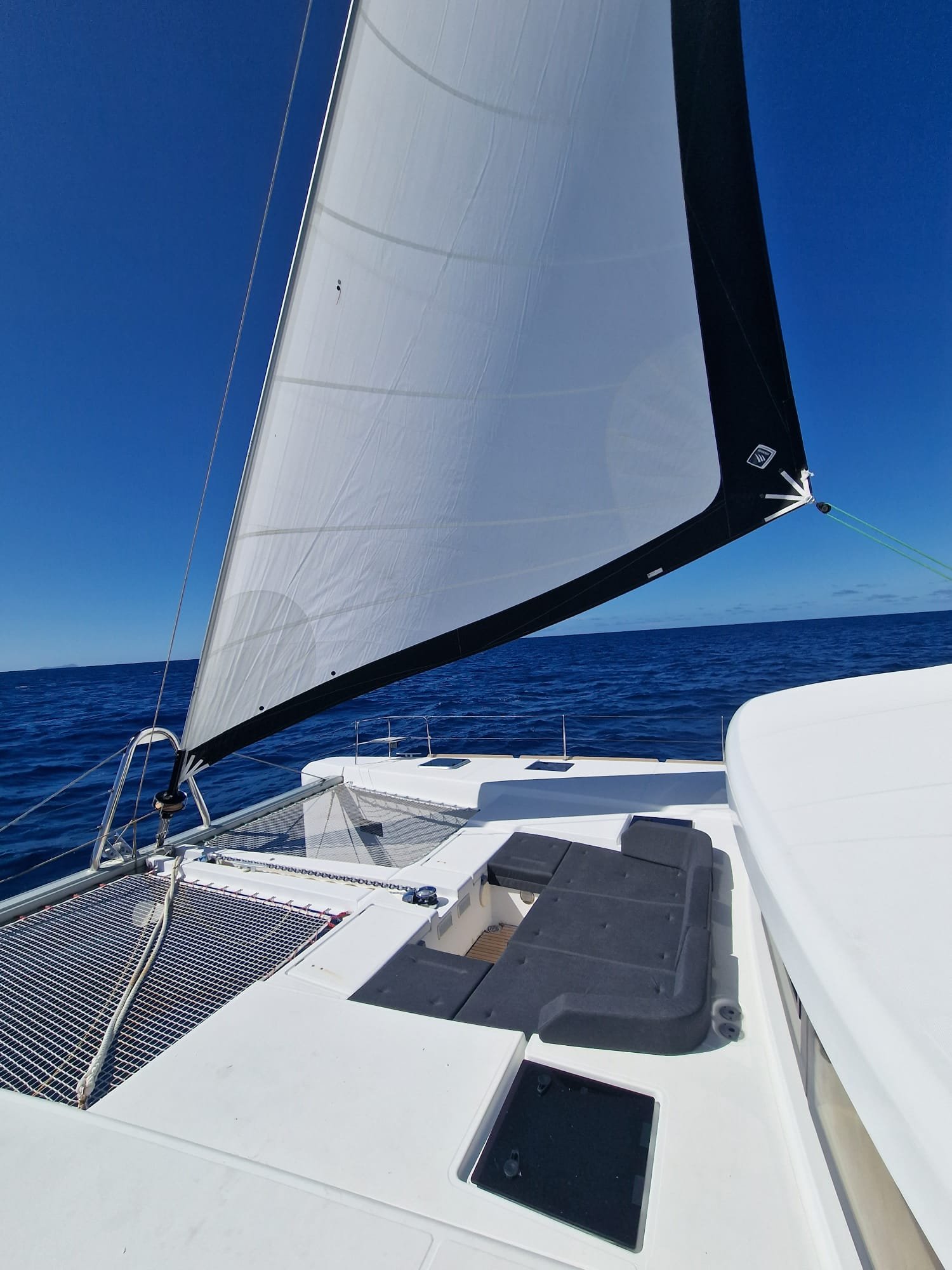Les équipements qui comptent sur un catamaran de croisière en Corse