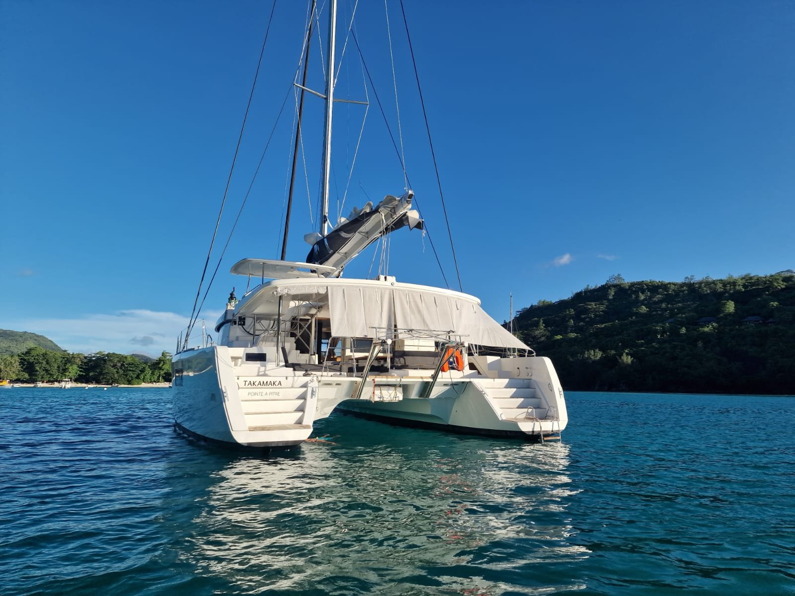 Quel catamaran pour 6, 8 ou 10 personnes en Corse