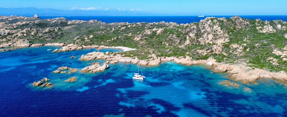 Itinéraire catamaran d&rsquo;une semaine : de la Corse à la Sardaigne (La Maddalena)