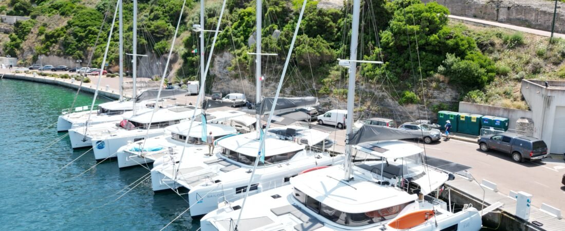 Tour de Corse en catamaran : itinéraire de deux semaines